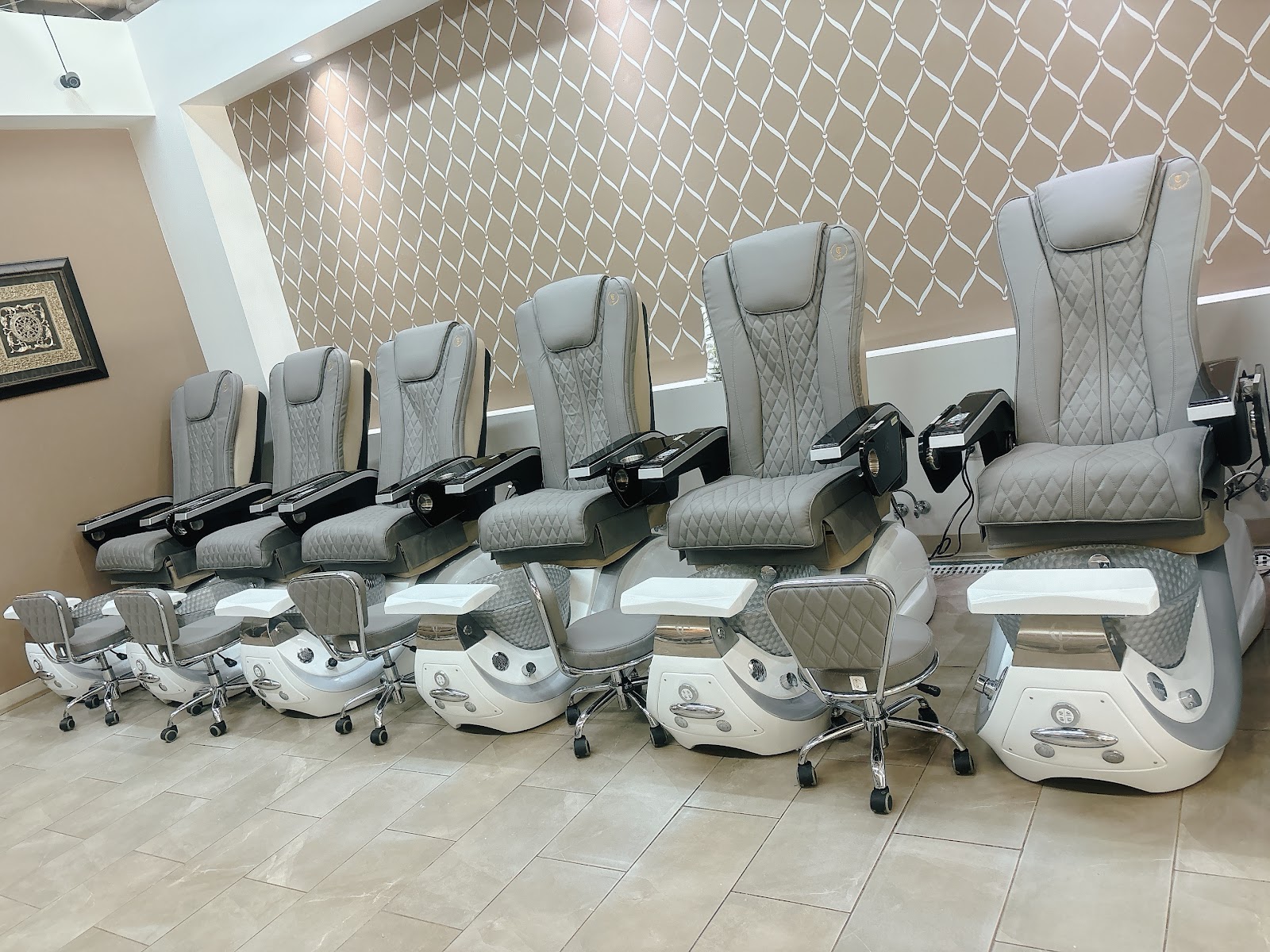 Polished Nail Salon nail photo 1
